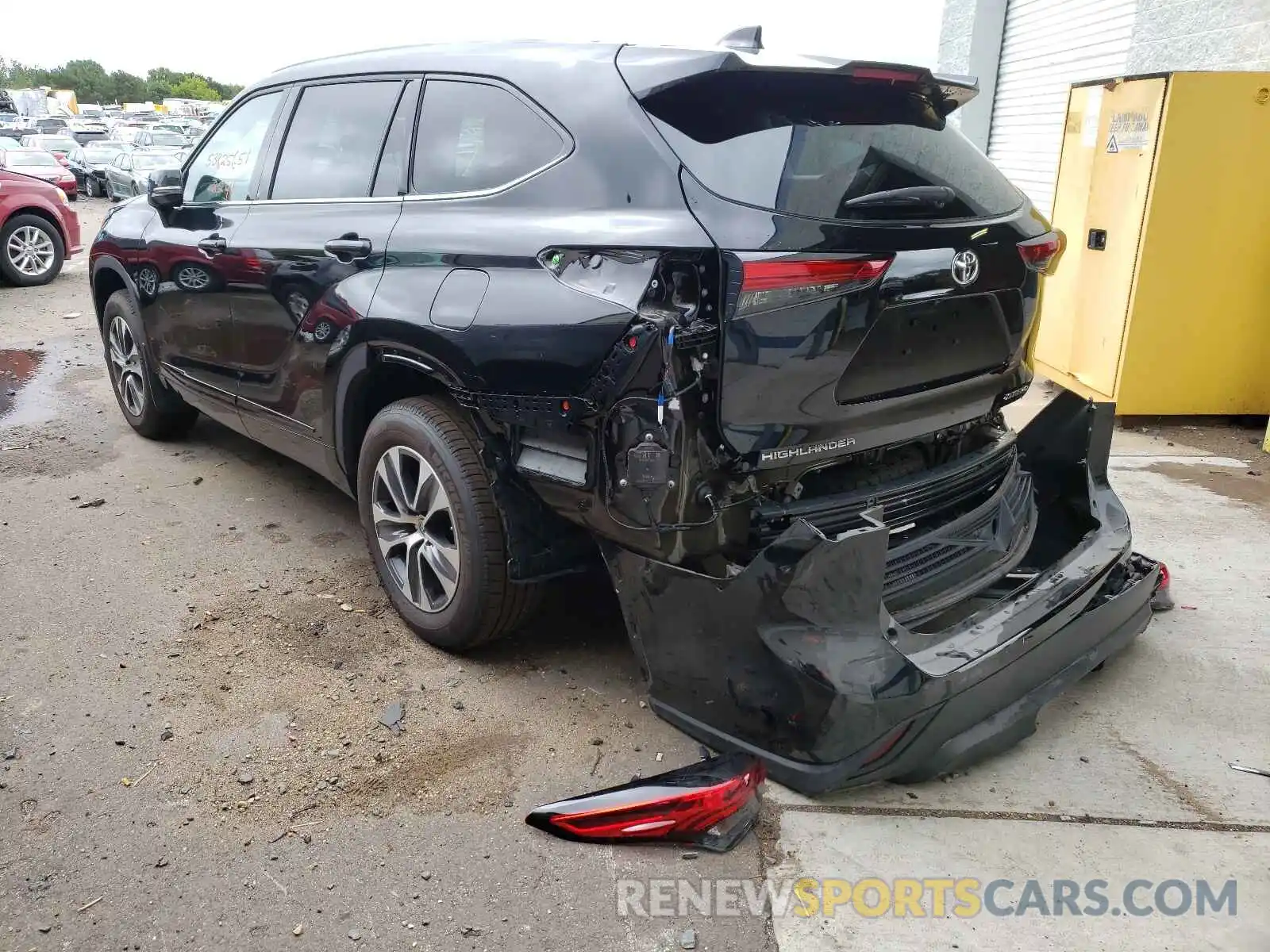 3 Photograph of a damaged car 5TDHZRBH1MS074157 TOYOTA HIGHLANDER 2021