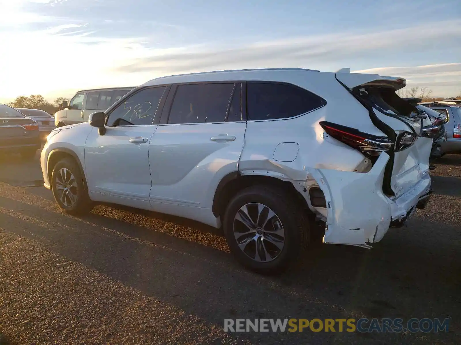 3 Photograph of a damaged car 5TDHZRBH1MS077334 TOYOTA HIGHLANDER 2021