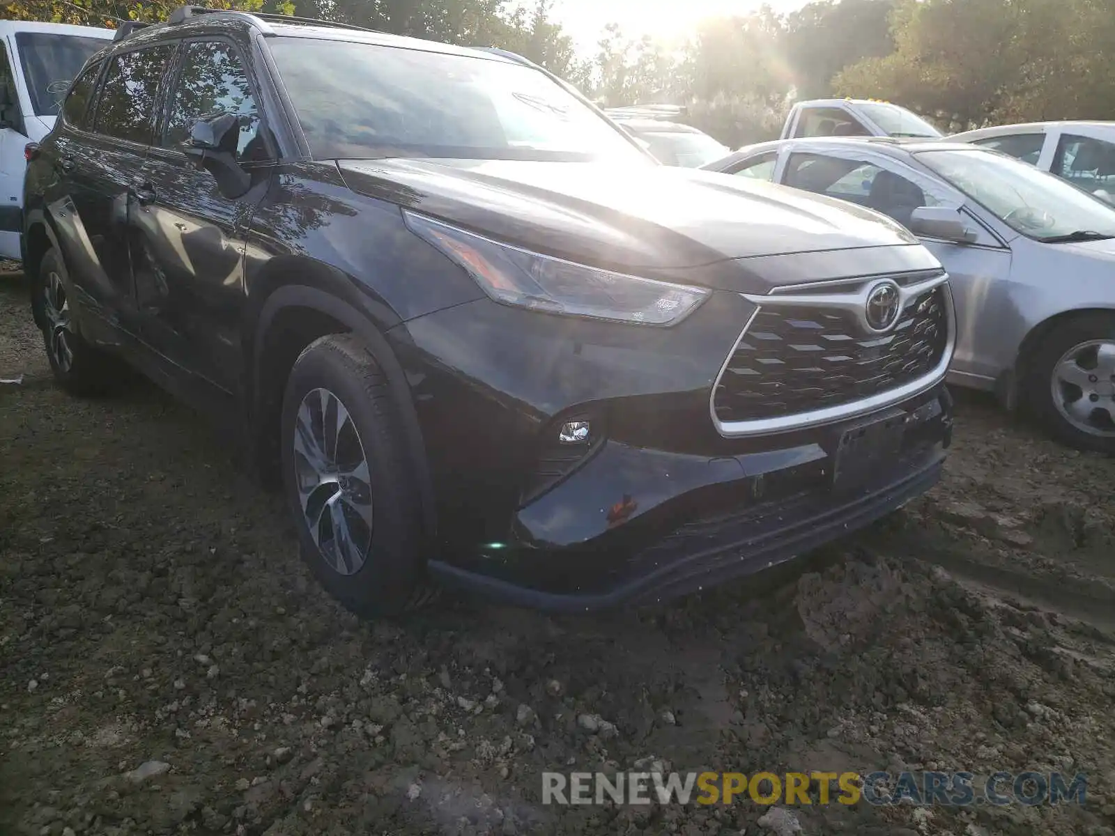 1 Photograph of a damaged car 5TDHZRBH1MS092884 TOYOTA HIGHLANDER 2021