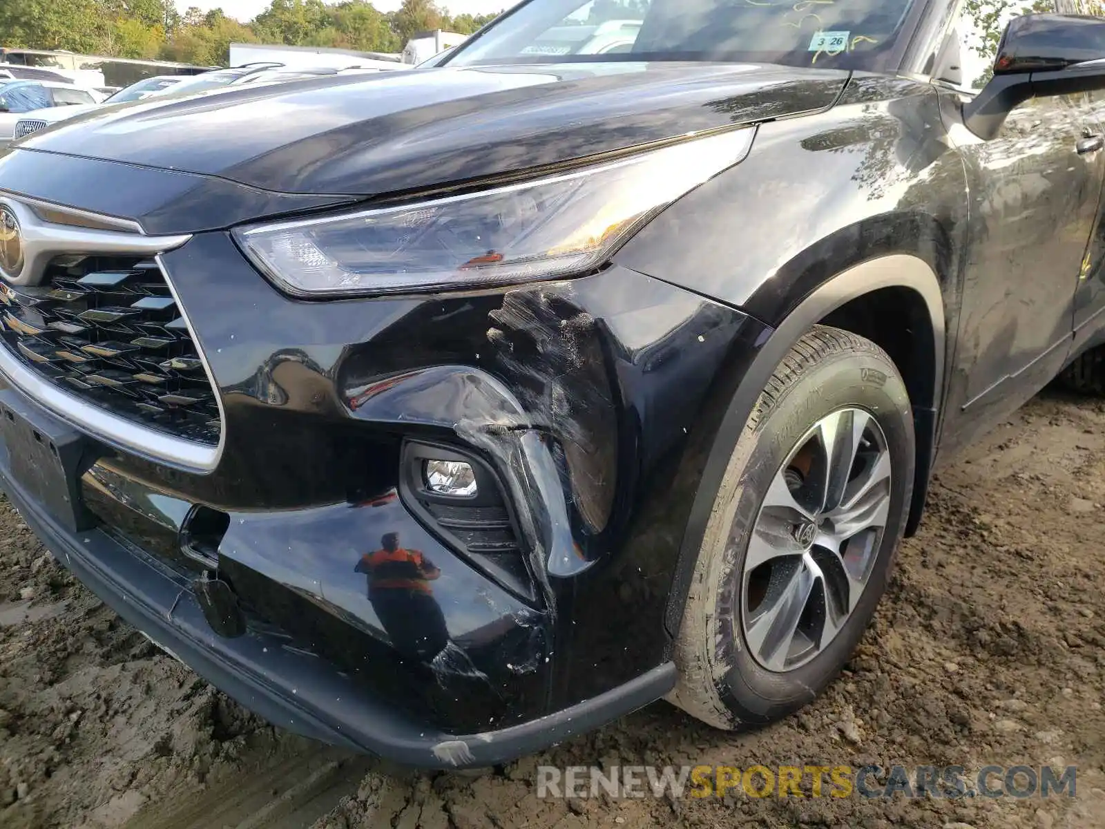 10 Photograph of a damaged car 5TDHZRBH1MS092884 TOYOTA HIGHLANDER 2021