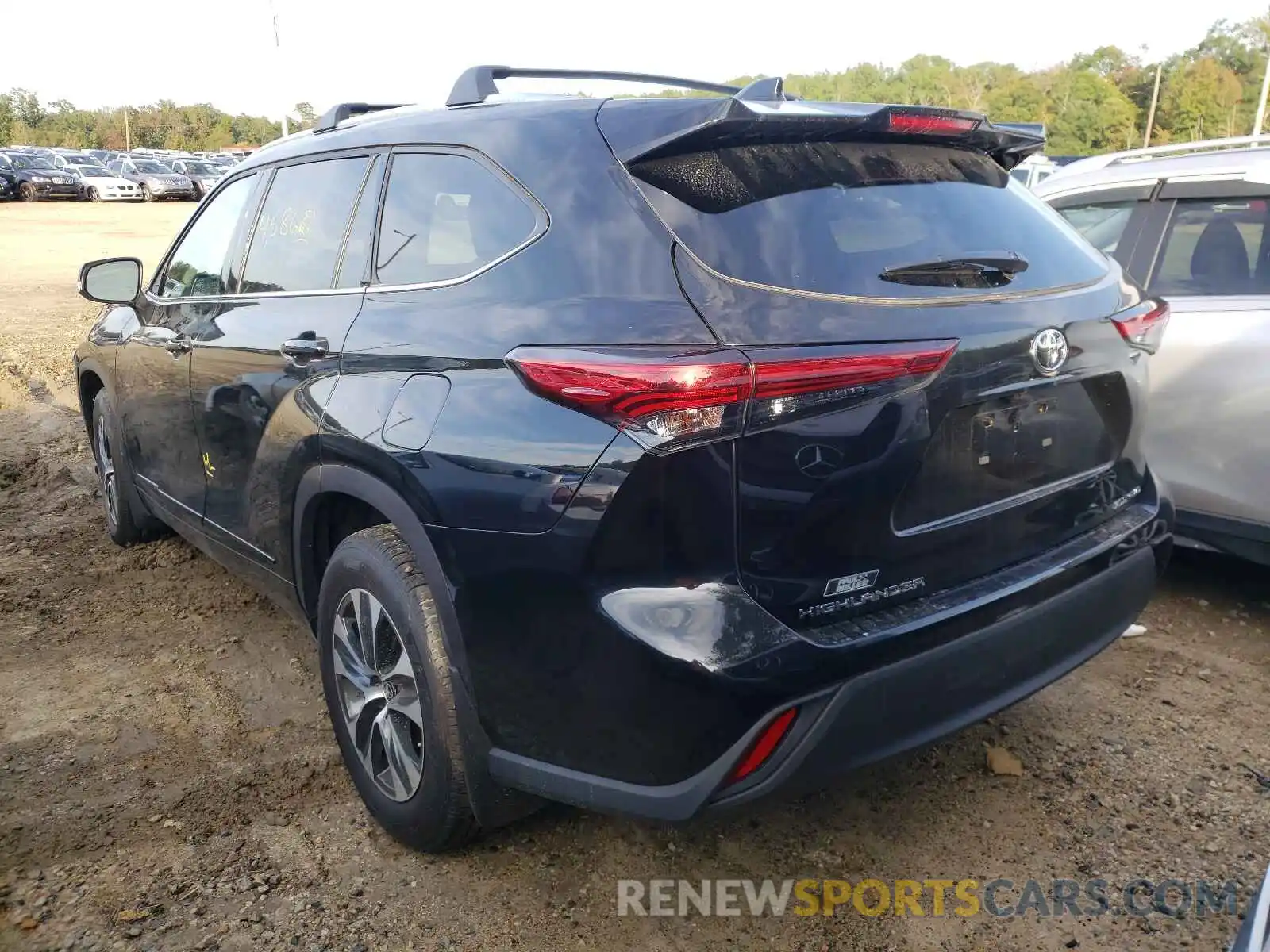 3 Photograph of a damaged car 5TDHZRBH1MS092884 TOYOTA HIGHLANDER 2021