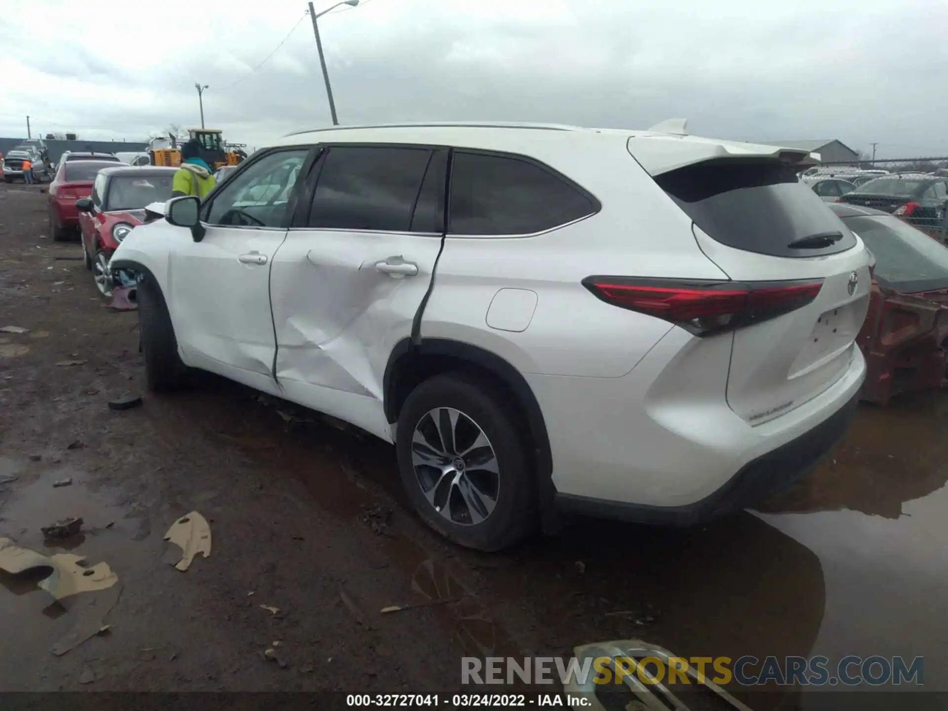 3 Photograph of a damaged car 5TDHZRBH2MS073194 TOYOTA HIGHLANDER 2021