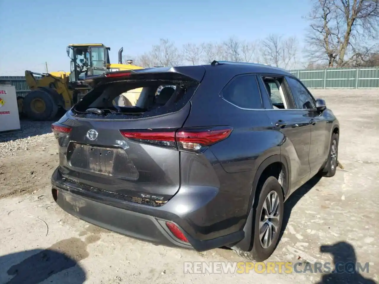 4 Photograph of a damaged car 5TDHZRBH2MS091999 TOYOTA HIGHLANDER 2021