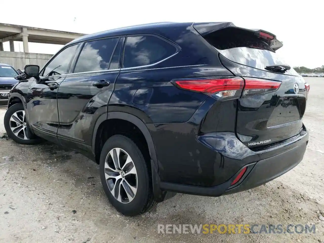 3 Photograph of a damaged car 5TDHZRBH2MS542459 TOYOTA HIGHLANDER 2021