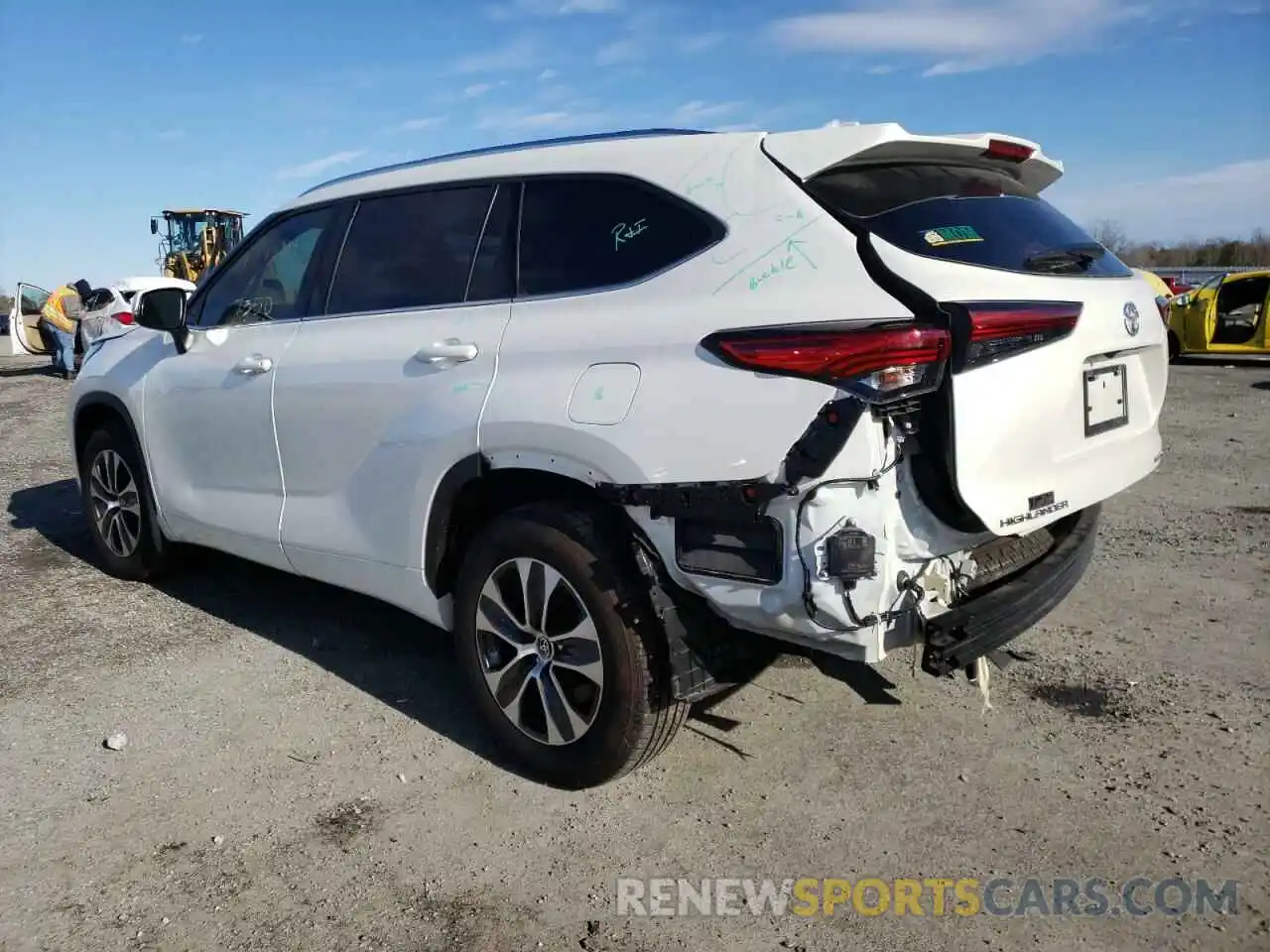 3 Photograph of a damaged car 5TDHZRBH3MS523564 TOYOTA HIGHLANDER 2021