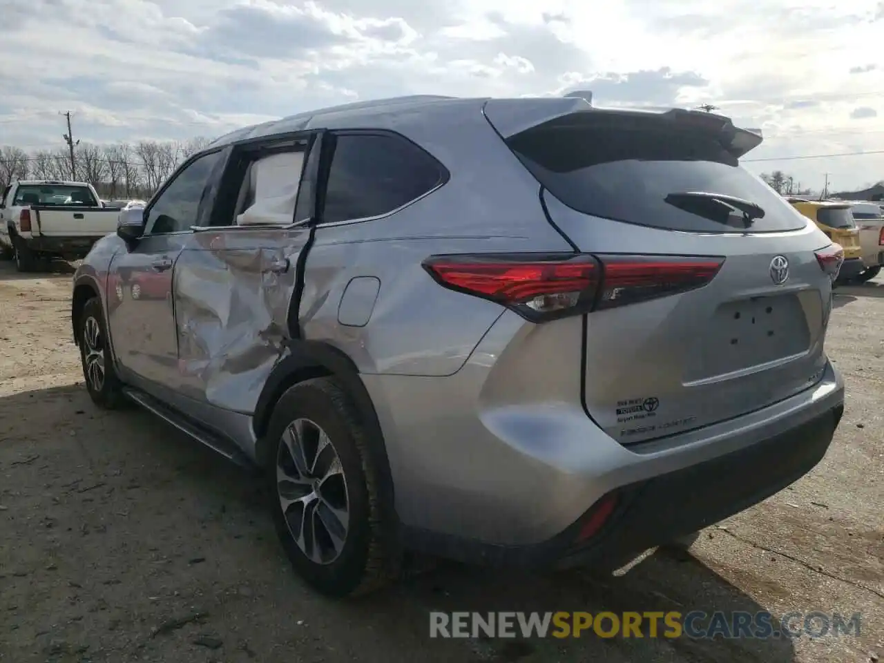 3 Photograph of a damaged car 5TDHZRBH3MS523726 TOYOTA HIGHLANDER 2021