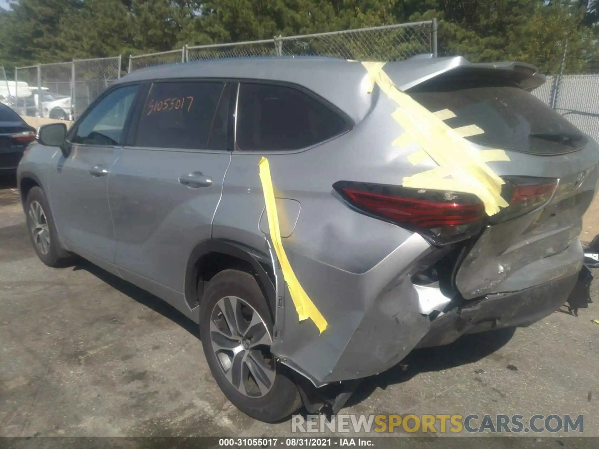 3 Photograph of a damaged car 5TDHZRBH3MS540414 TOYOTA HIGHLANDER 2021