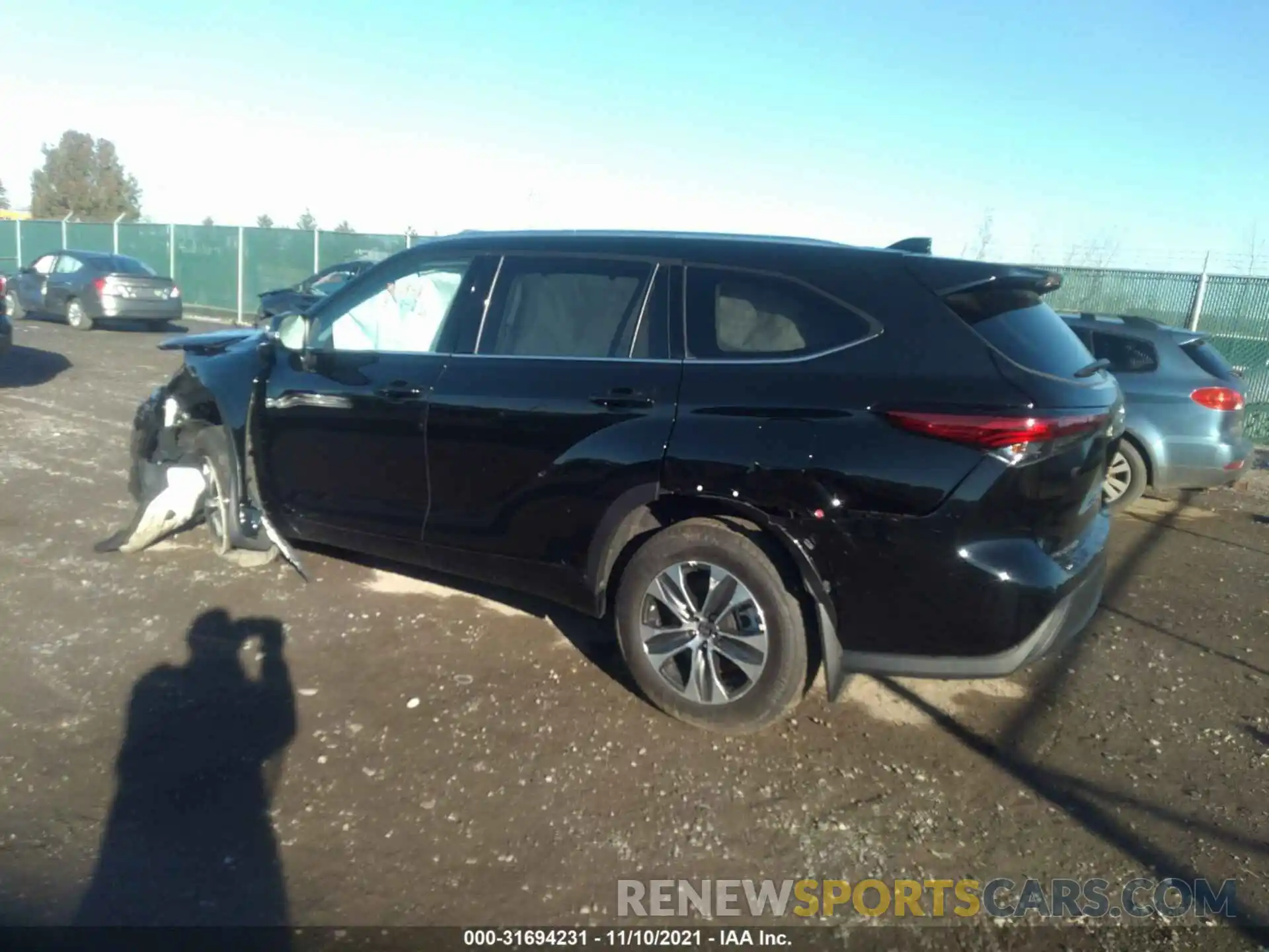 3 Photograph of a damaged car 5TDHZRBH4MS555519 TOYOTA HIGHLANDER 2021