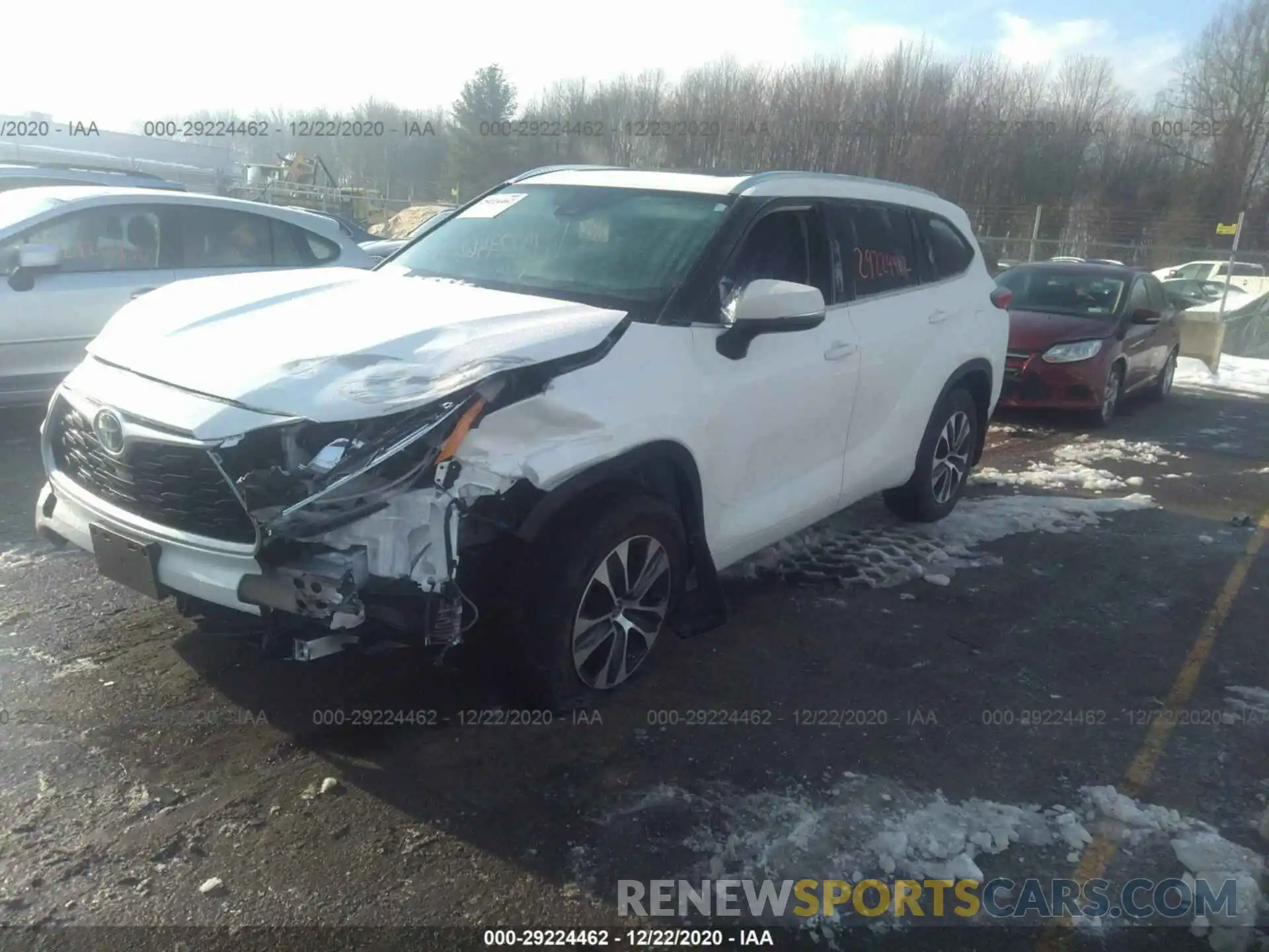 2 Photograph of a damaged car 5TDHZRBH5MS062352 TOYOTA HIGHLANDER 2021