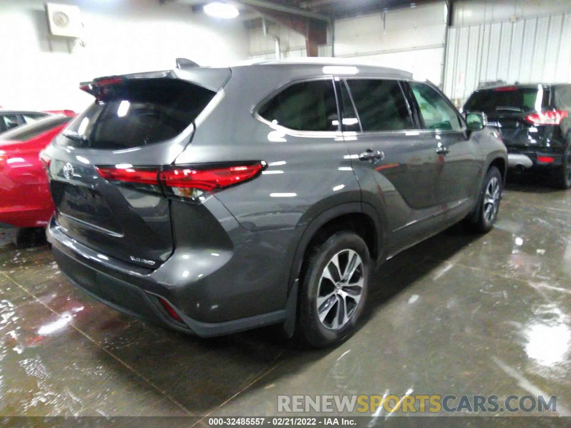 4 Photograph of a damaged car 5TDHZRBH5MS534579 TOYOTA HIGHLANDER 2021