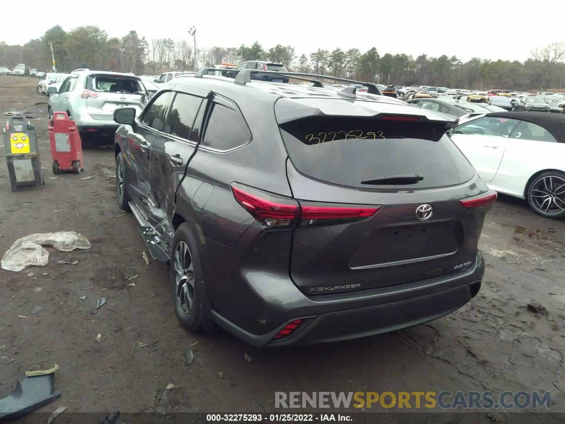 3 Photograph of a damaged car 5TDHZRBH5MS543816 TOYOTA HIGHLANDER 2021