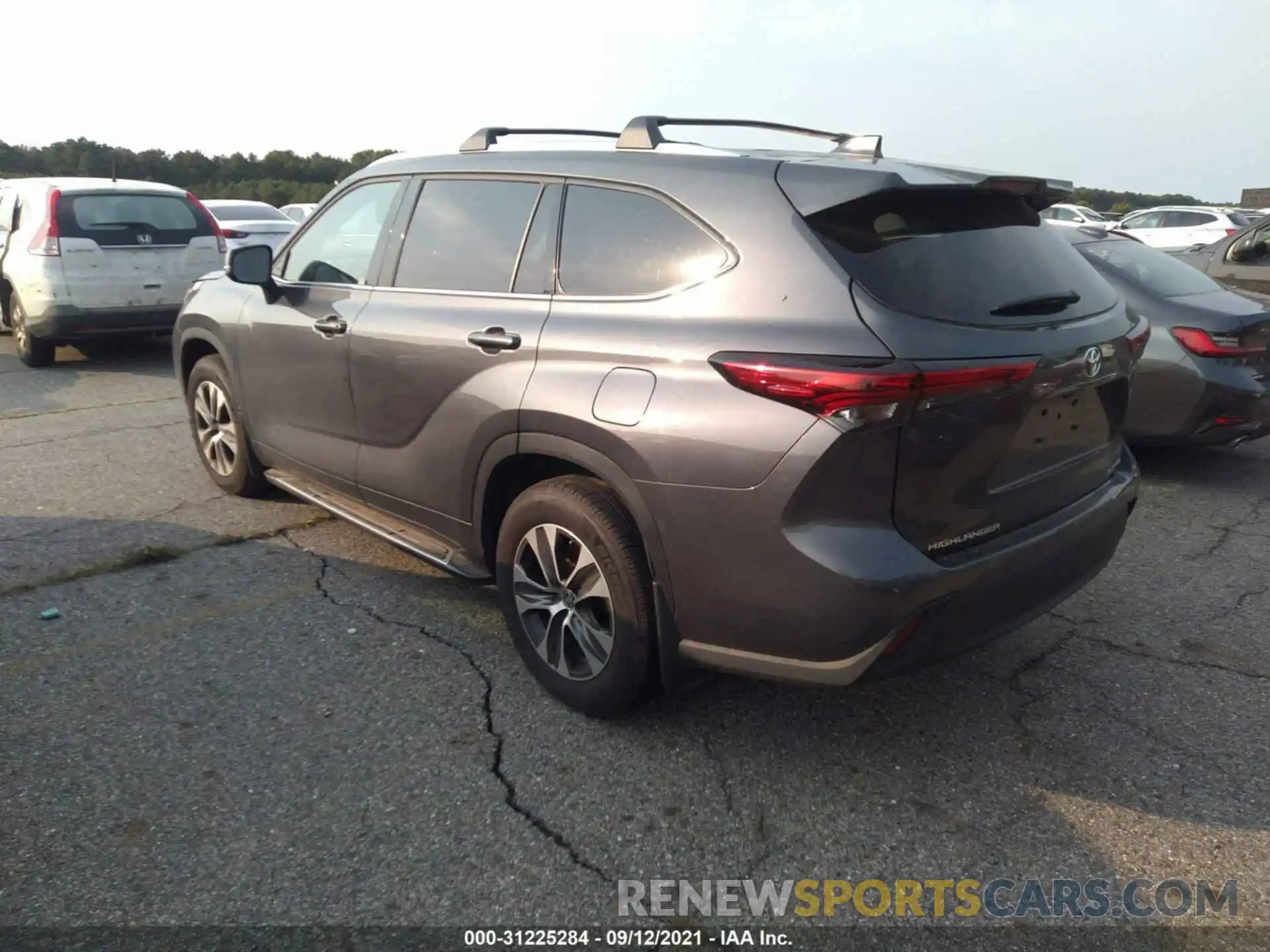 3 Photograph of a damaged car 5TDHZRBH6MS073070 TOYOTA HIGHLANDER 2021