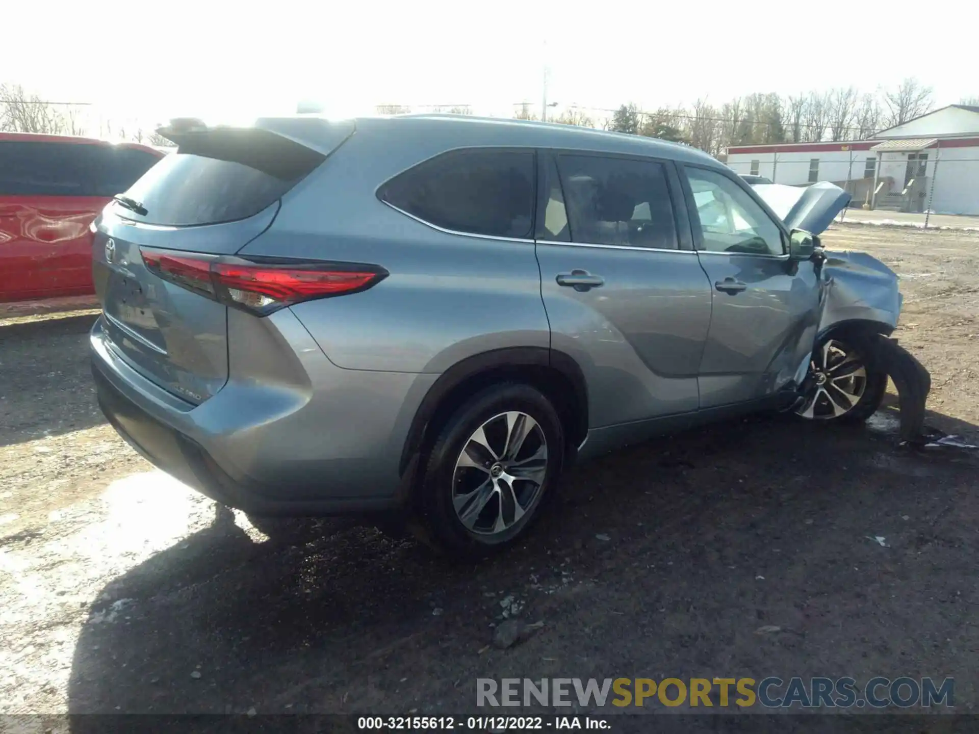 4 Photograph of a damaged car 5TDHZRBH6MS077961 TOYOTA HIGHLANDER 2021