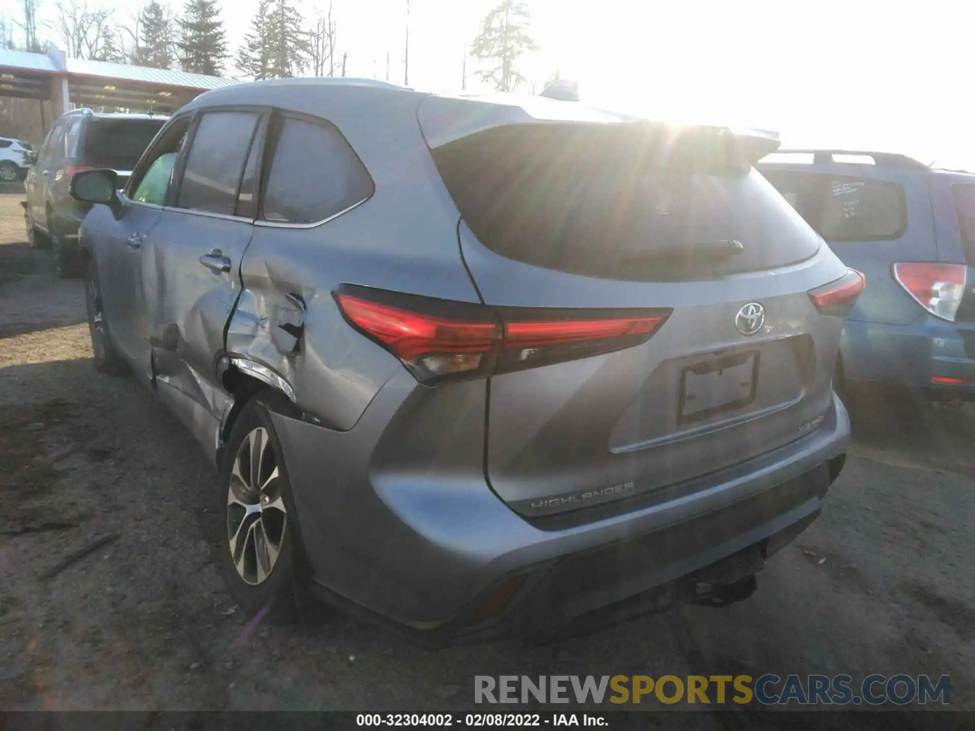 3 Photograph of a damaged car 5TDHZRBH6MS096817 TOYOTA HIGHLANDER 2021