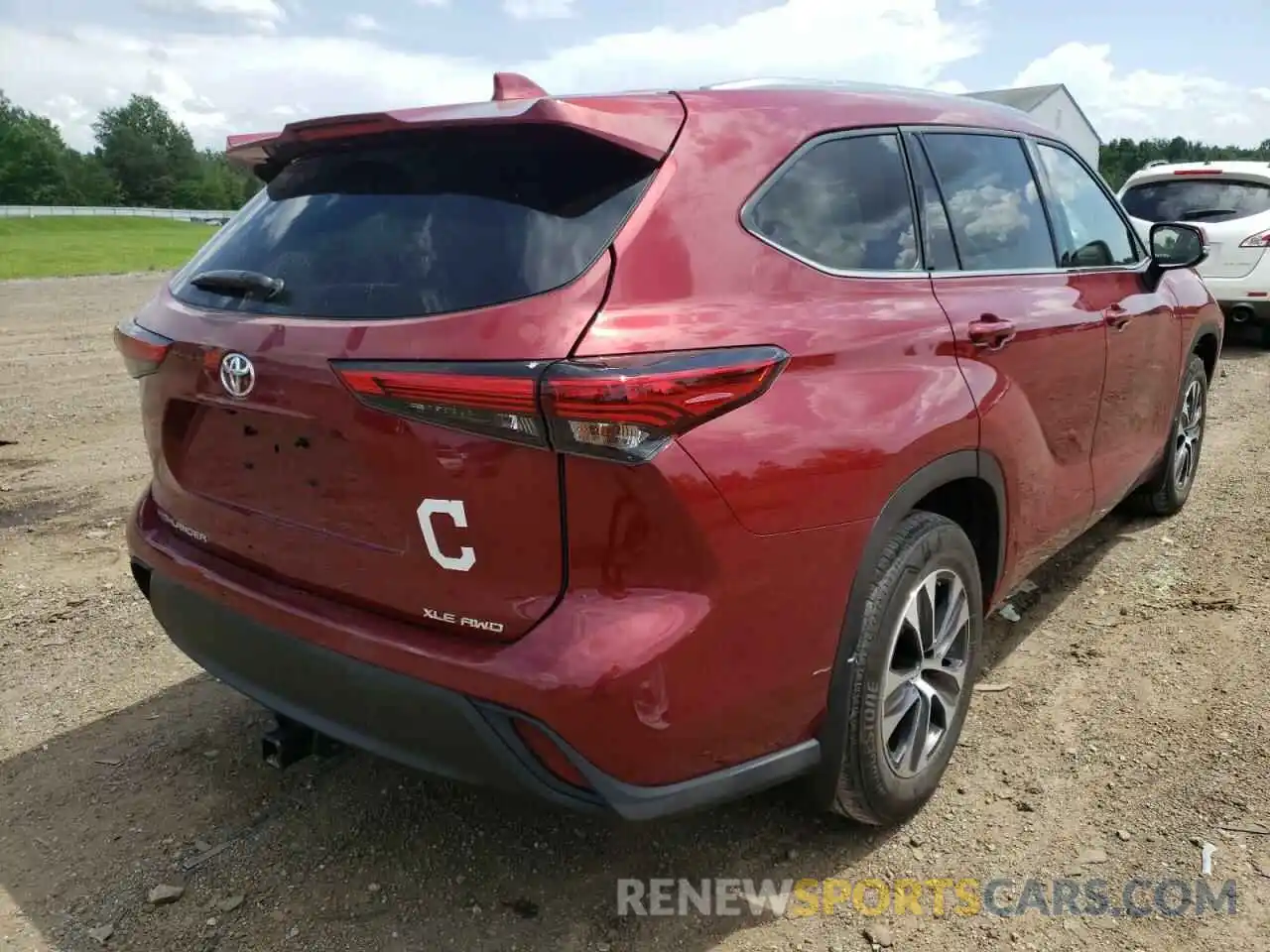 4 Photograph of a damaged car 5TDHZRBH6MS124115 TOYOTA HIGHLANDER 2021