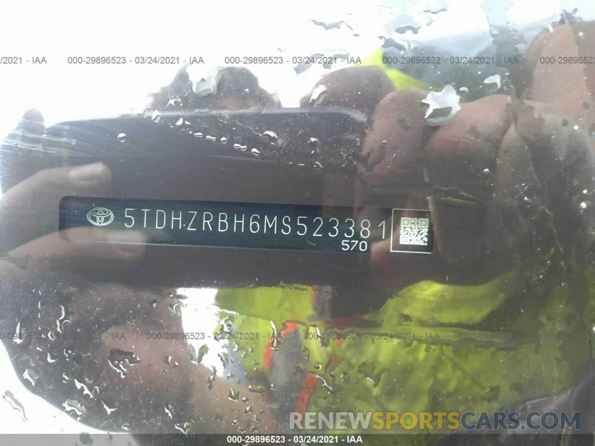 9 Photograph of a damaged car 5TDHZRBH6MS523381 TOYOTA HIGHLANDER 2021