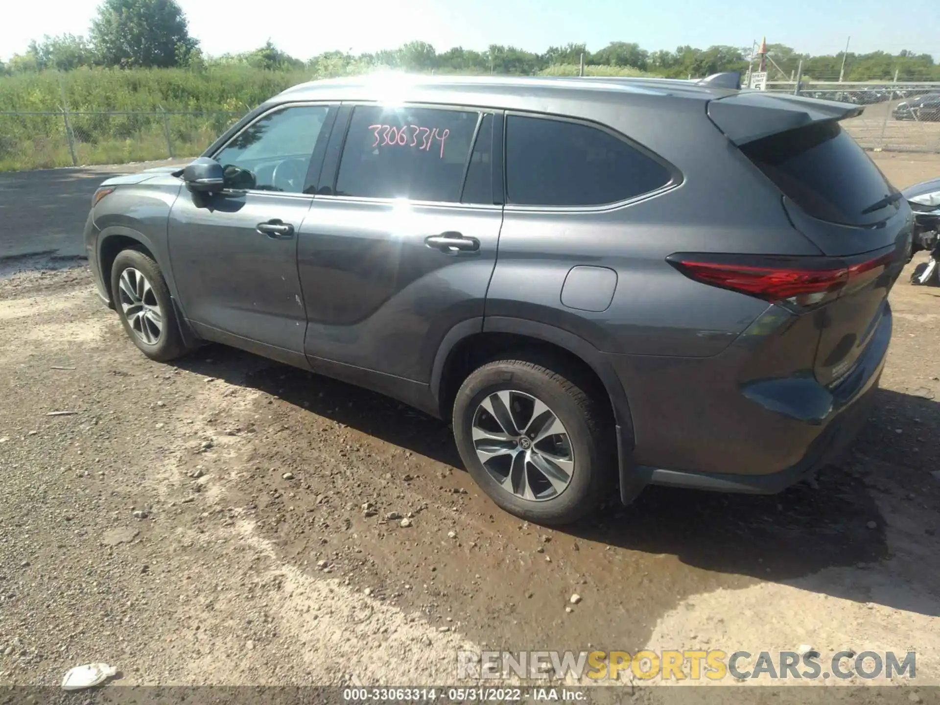 3 Photograph of a damaged car 5TDHZRBH6MS546482 TOYOTA HIGHLANDER 2021