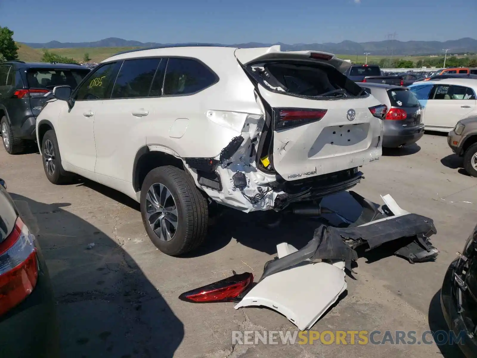 3 Photograph of a damaged car 5TDHZRBH7MS059842 TOYOTA HIGHLANDER 2021