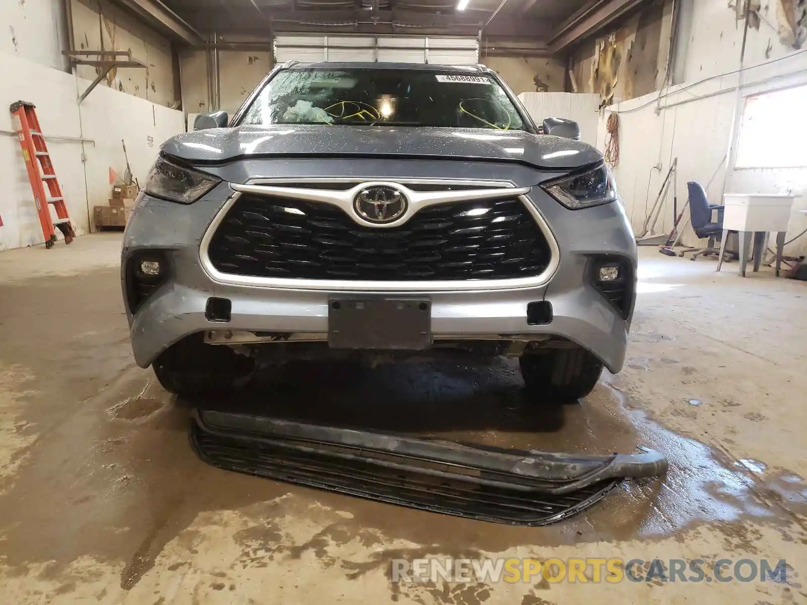 9 Photograph of a damaged car 5TDHZRBH7MS064376 TOYOTA HIGHLANDER 2021