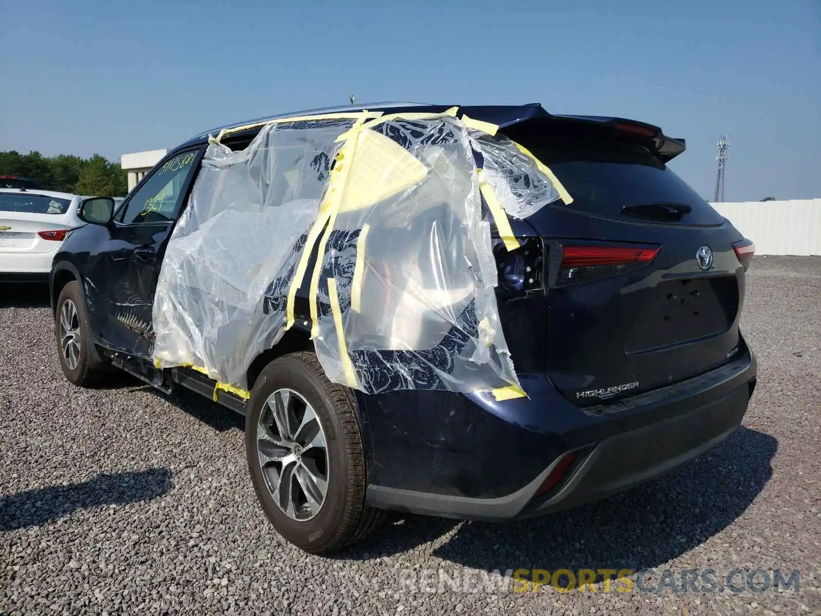 3 Photograph of a damaged car 5TDHZRBH7MS099449 TOYOTA HIGHLANDER 2021