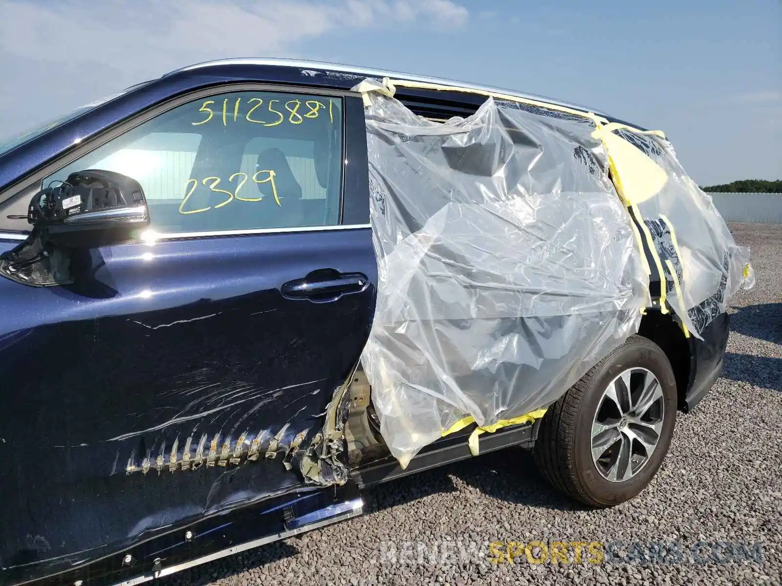 9 Photograph of a damaged car 5TDHZRBH7MS099449 TOYOTA HIGHLANDER 2021