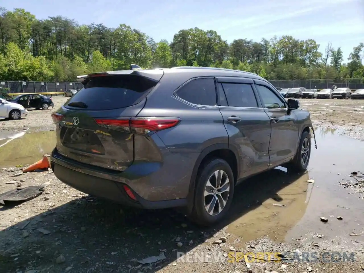 4 Photograph of a damaged car 5TDHZRBH7MS523065 TOYOTA HIGHLANDER 2021