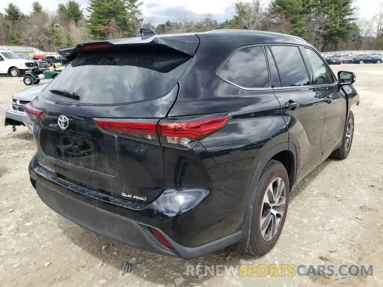 4 Photograph of a damaged car 5TDHZRBH7MS537919 TOYOTA HIGHLANDER 2021