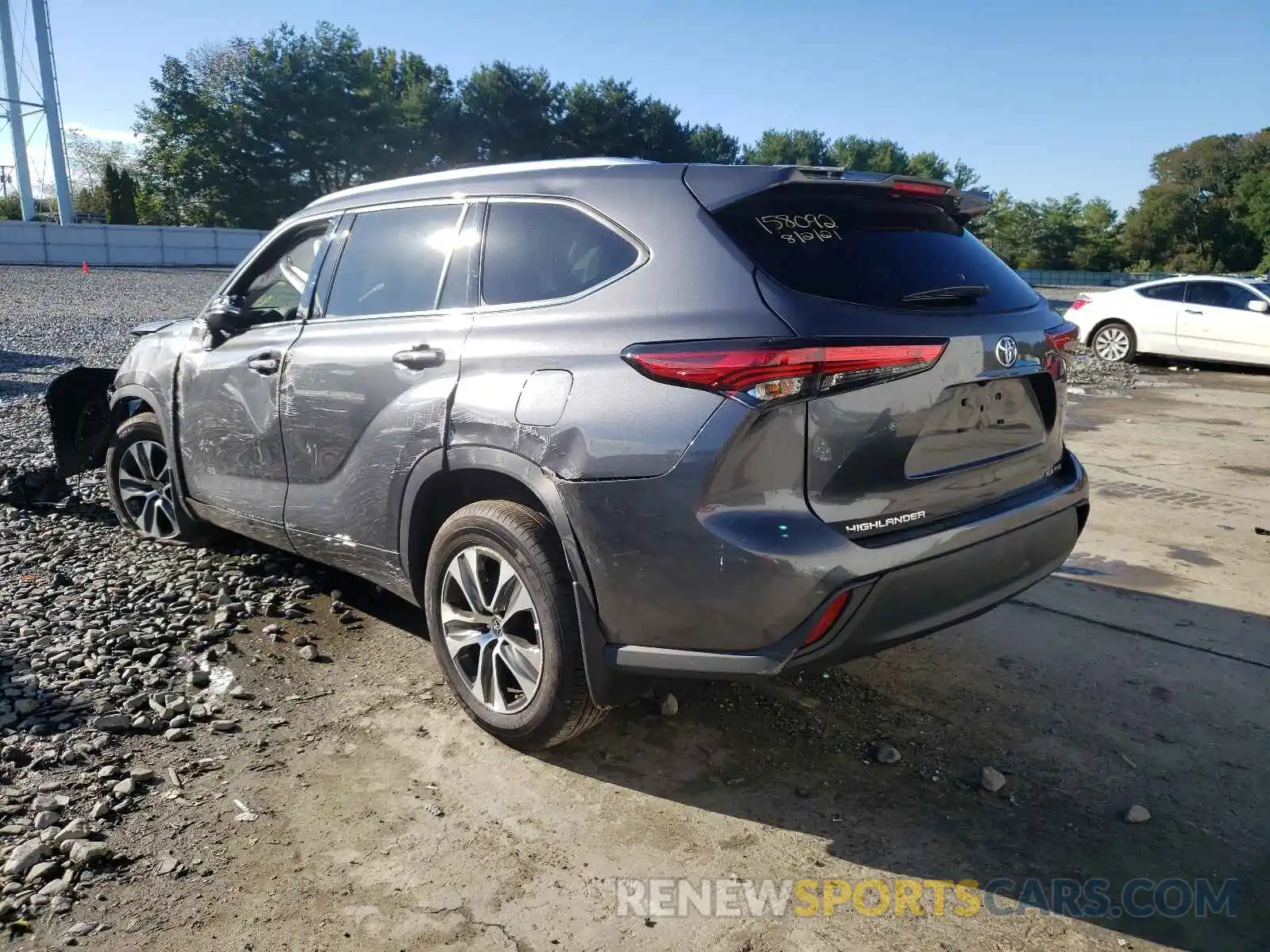 3 Photograph of a damaged car 5TDHZRBH8MS061146 TOYOTA HIGHLANDER 2021