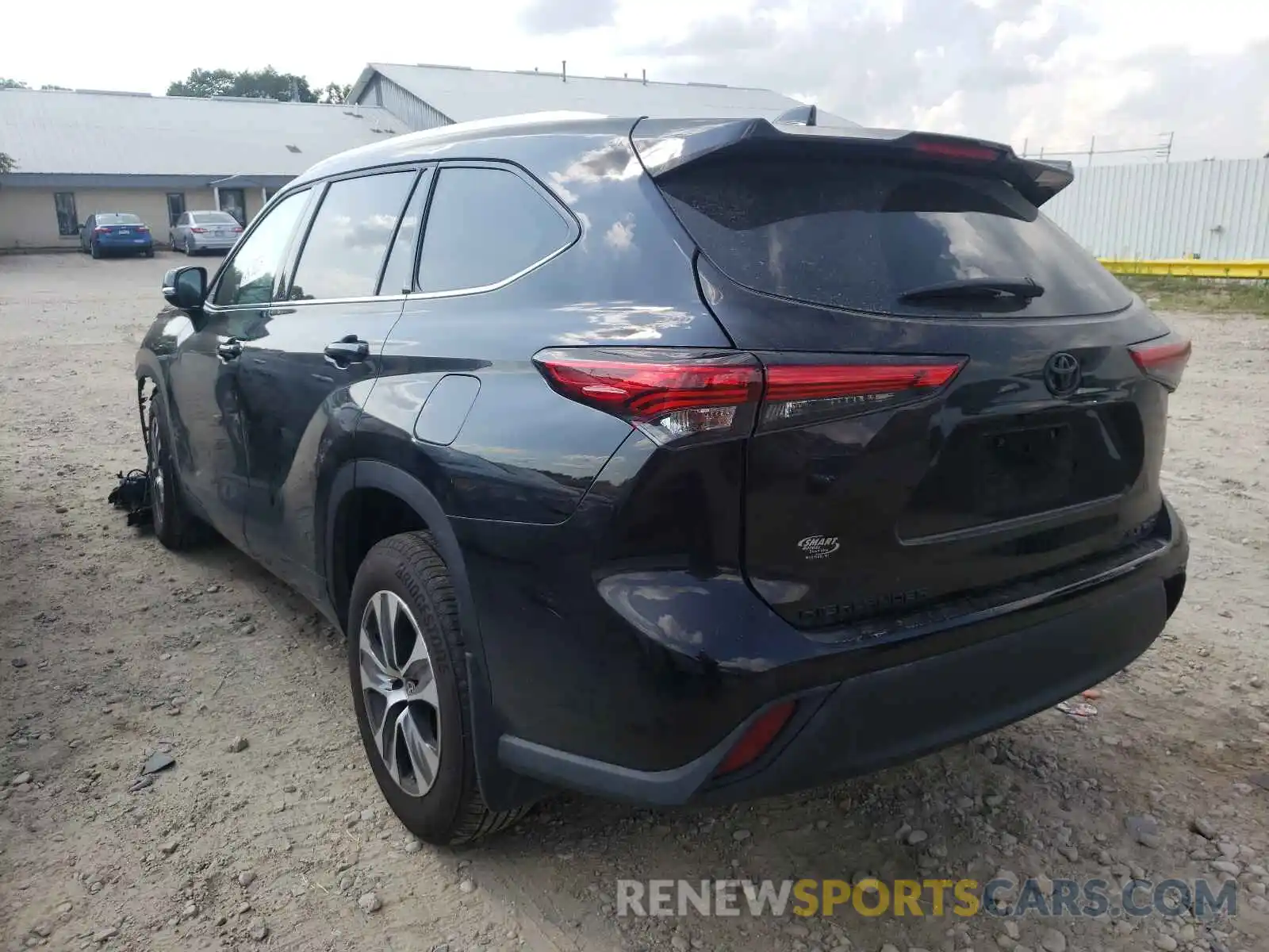 3 Photograph of a damaged car 5TDHZRBH8MS077038 TOYOTA HIGHLANDER 2021