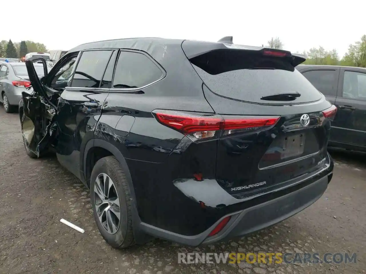 3 Photograph of a damaged car 5TDHZRBH8MS535970 TOYOTA HIGHLANDER 2021