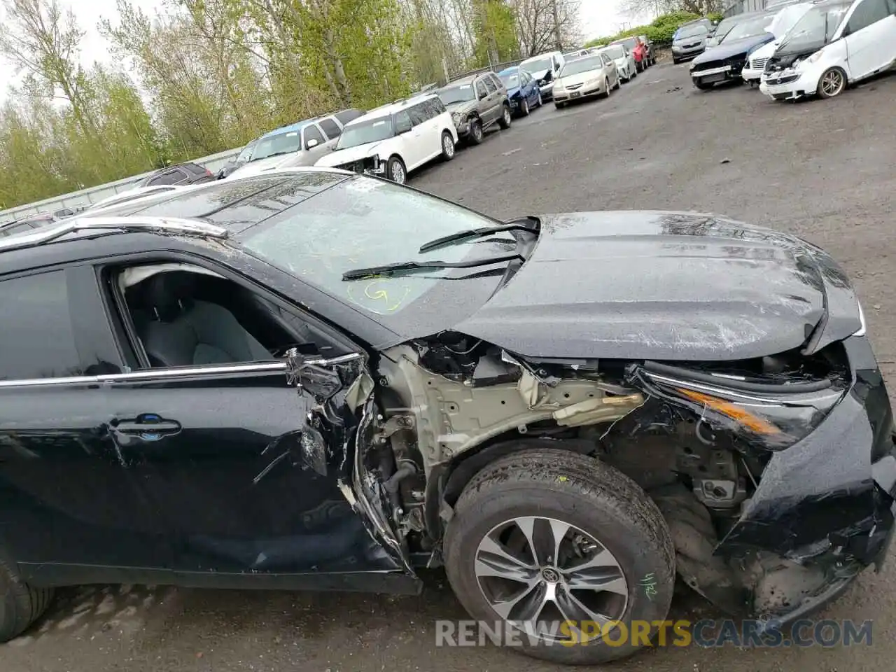 9 Photograph of a damaged car 5TDHZRBH8MS535970 TOYOTA HIGHLANDER 2021