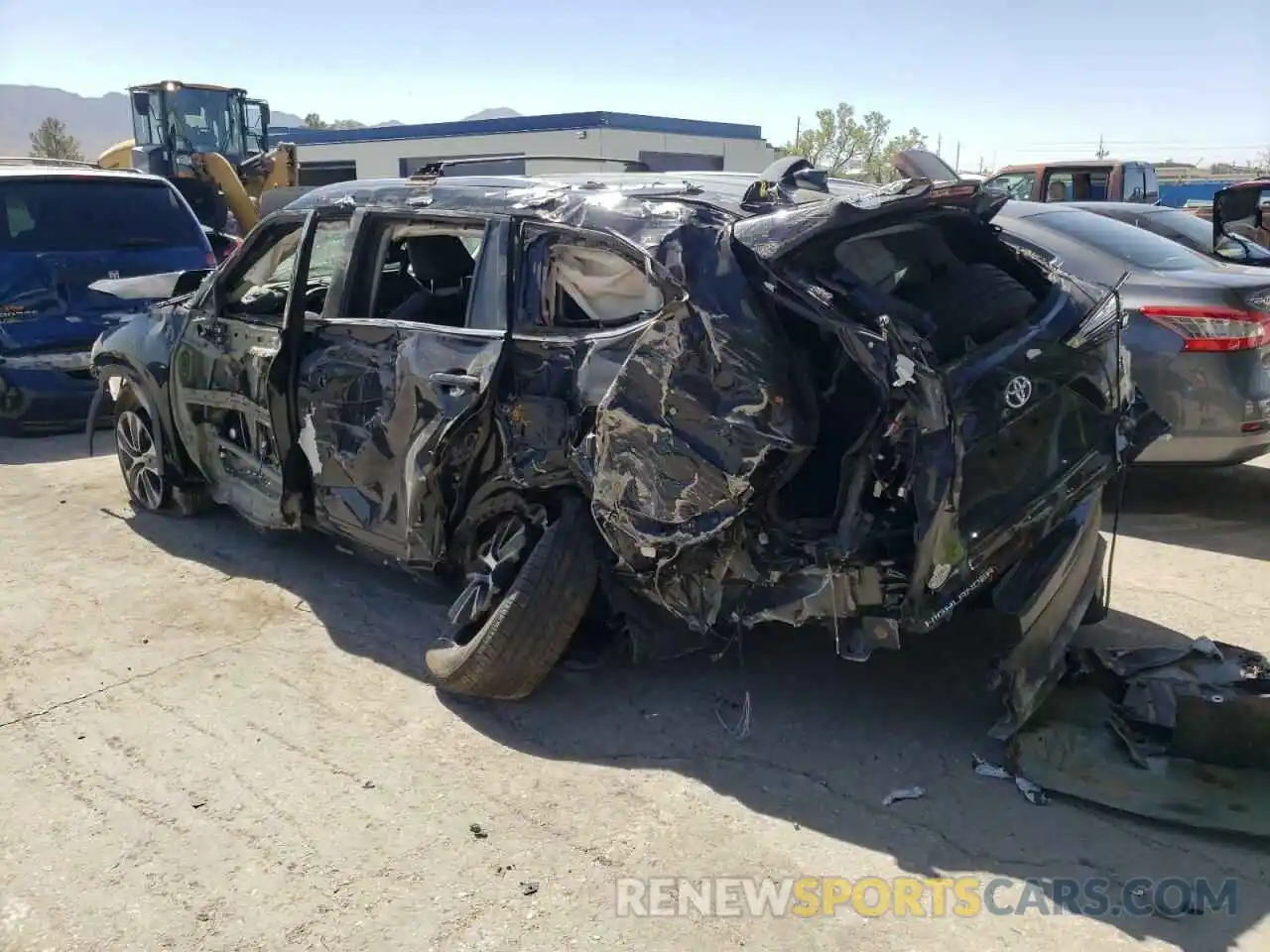 3 Photograph of a damaged car 5TDHZRBH9MS113755 TOYOTA HIGHLANDER 2021