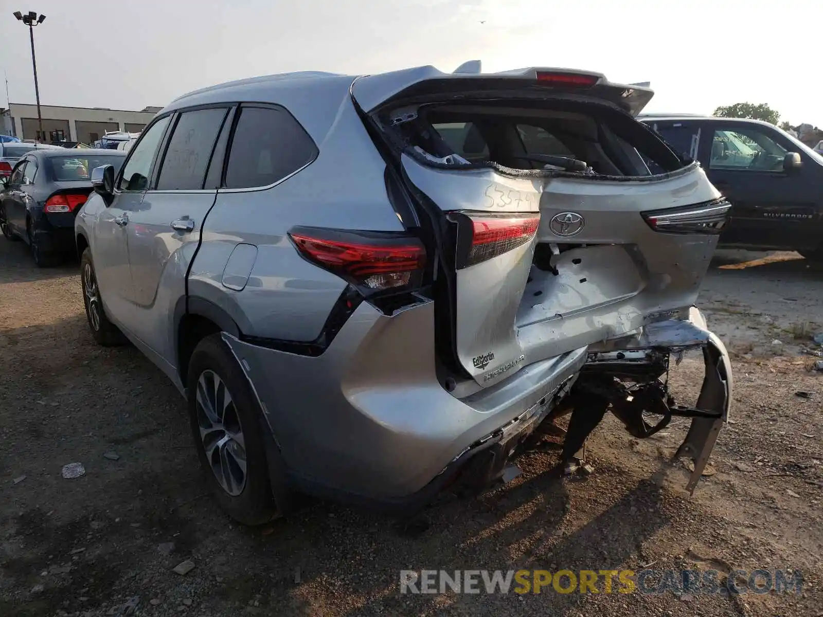 3 Photograph of a damaged car 5TDHZRBH9MS535749 TOYOTA HIGHLANDER 2021