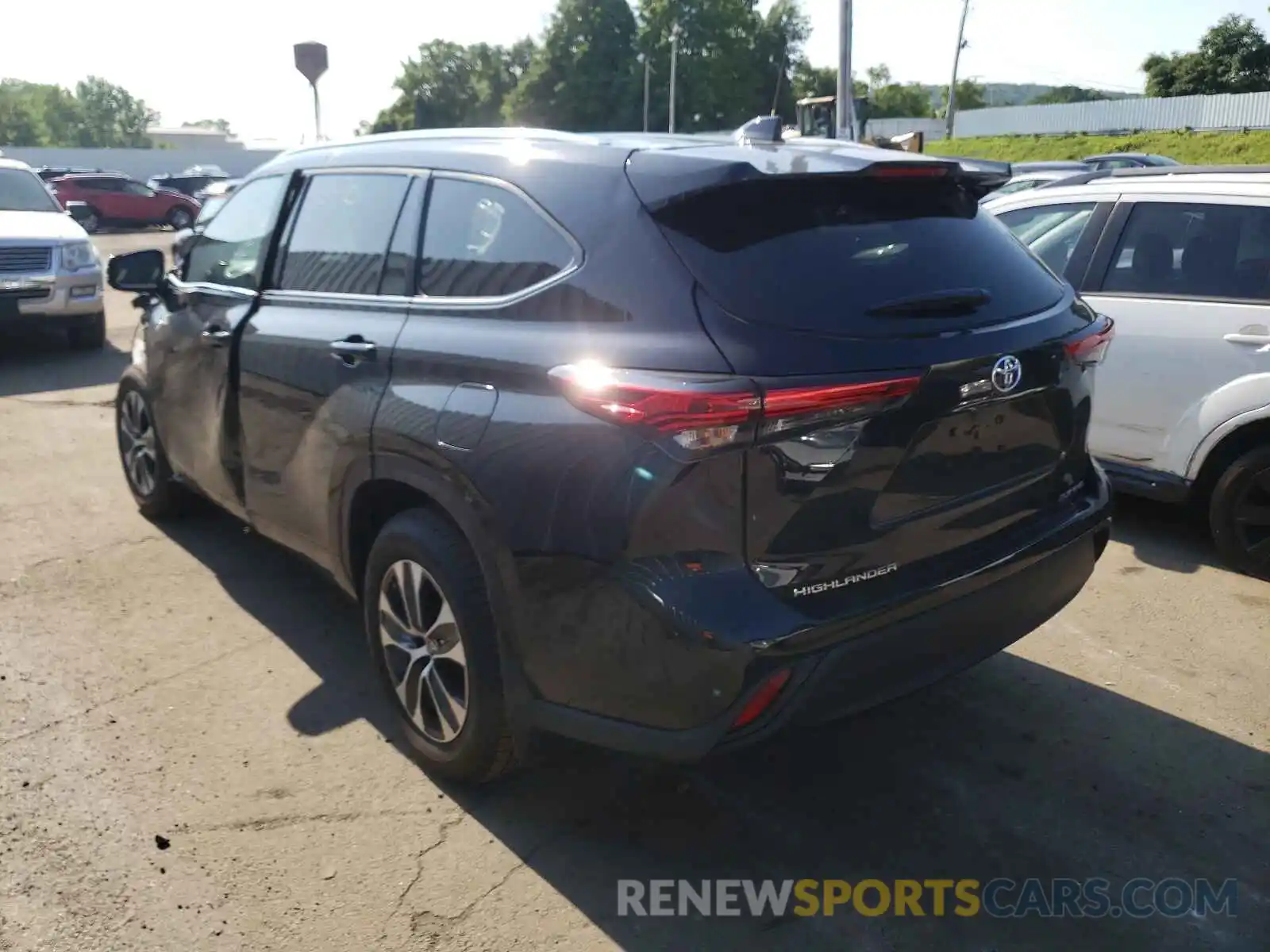 3 Photograph of a damaged car 5TDHZRBH9MS536979 TOYOTA HIGHLANDER 2021