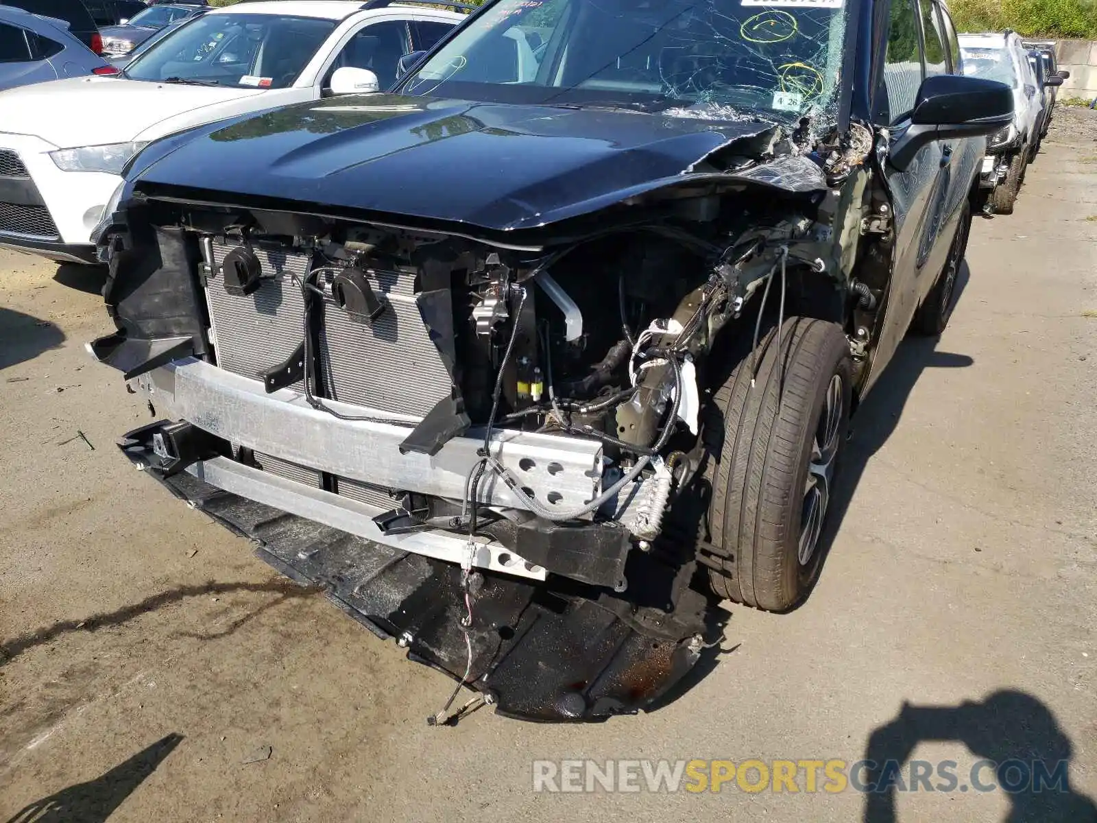 9 Photograph of a damaged car 5TDHZRBH9MS536979 TOYOTA HIGHLANDER 2021