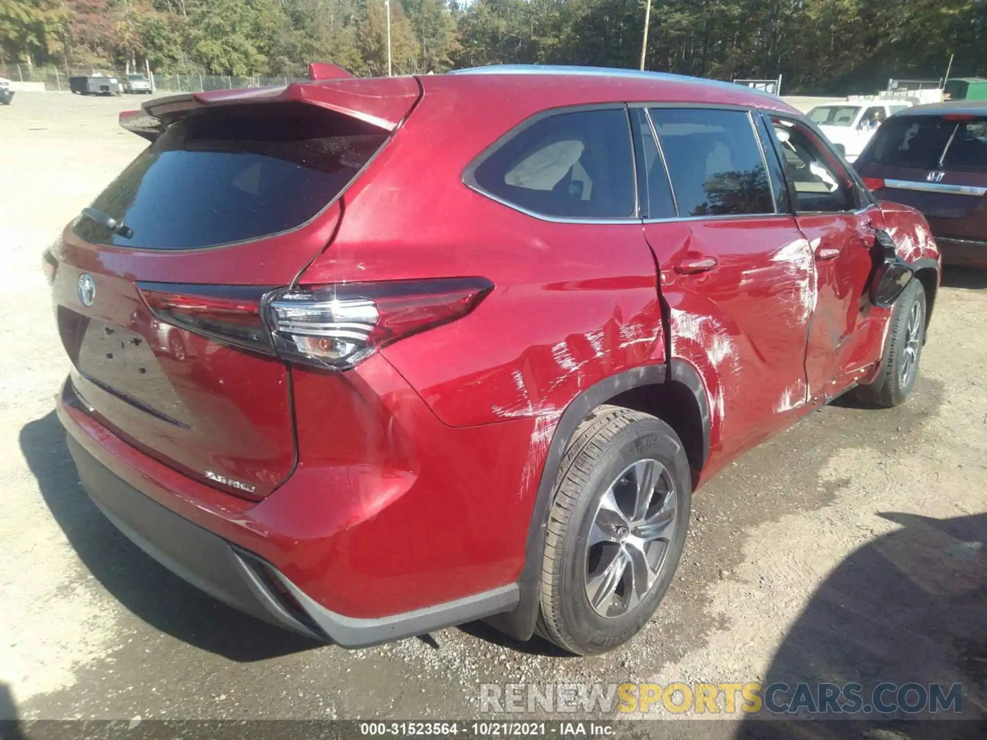 4 Photograph of a damaged car 5TDHZRBHXMS544315 TOYOTA HIGHLANDER 2021