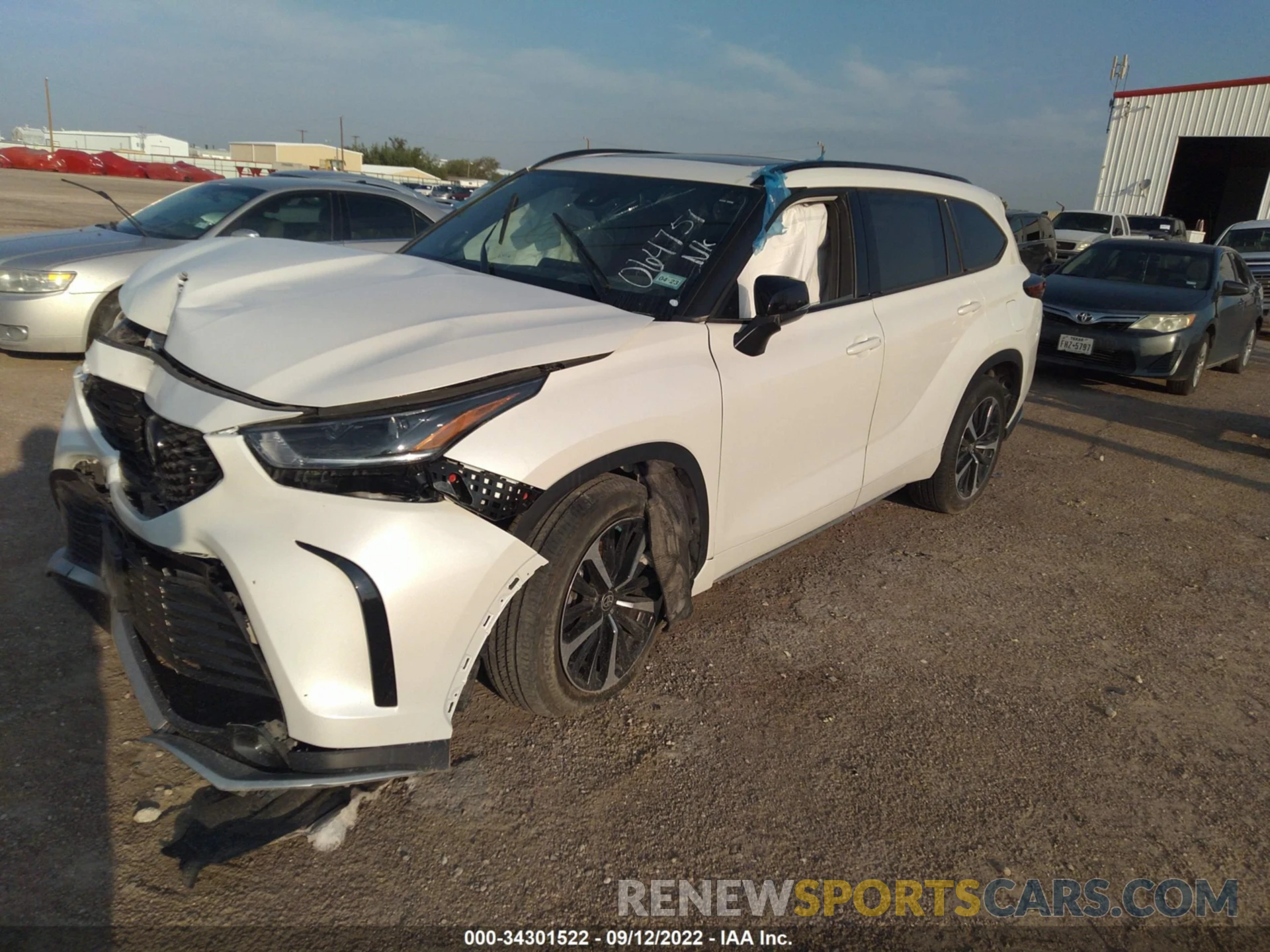 2 Photograph of a damaged car 5TDJZRAH3MS064751 TOYOTA HIGHLANDER 2021