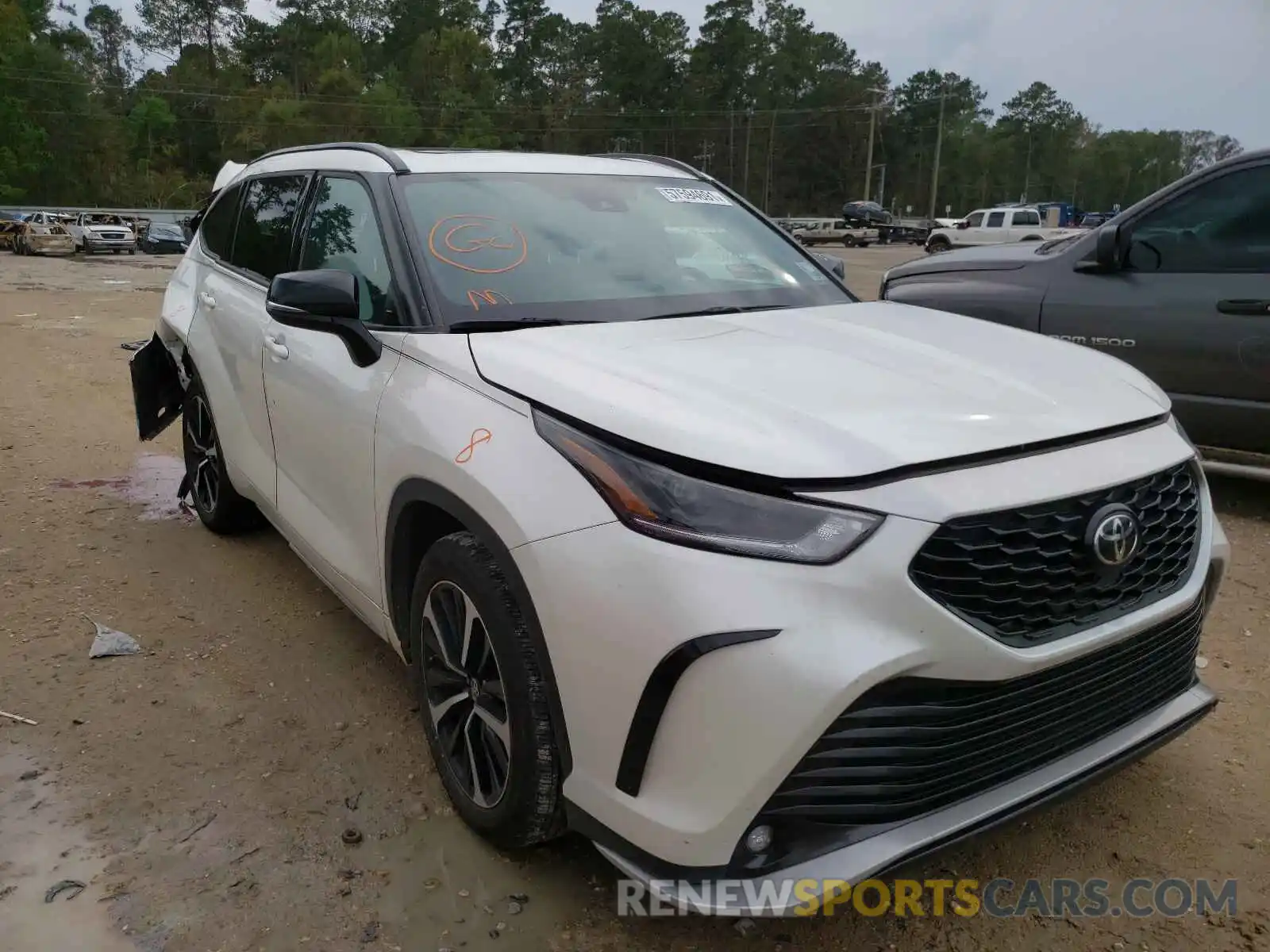 1 Photograph of a damaged car 5TDJZRAH8MS042096 TOYOTA HIGHLANDER 2021