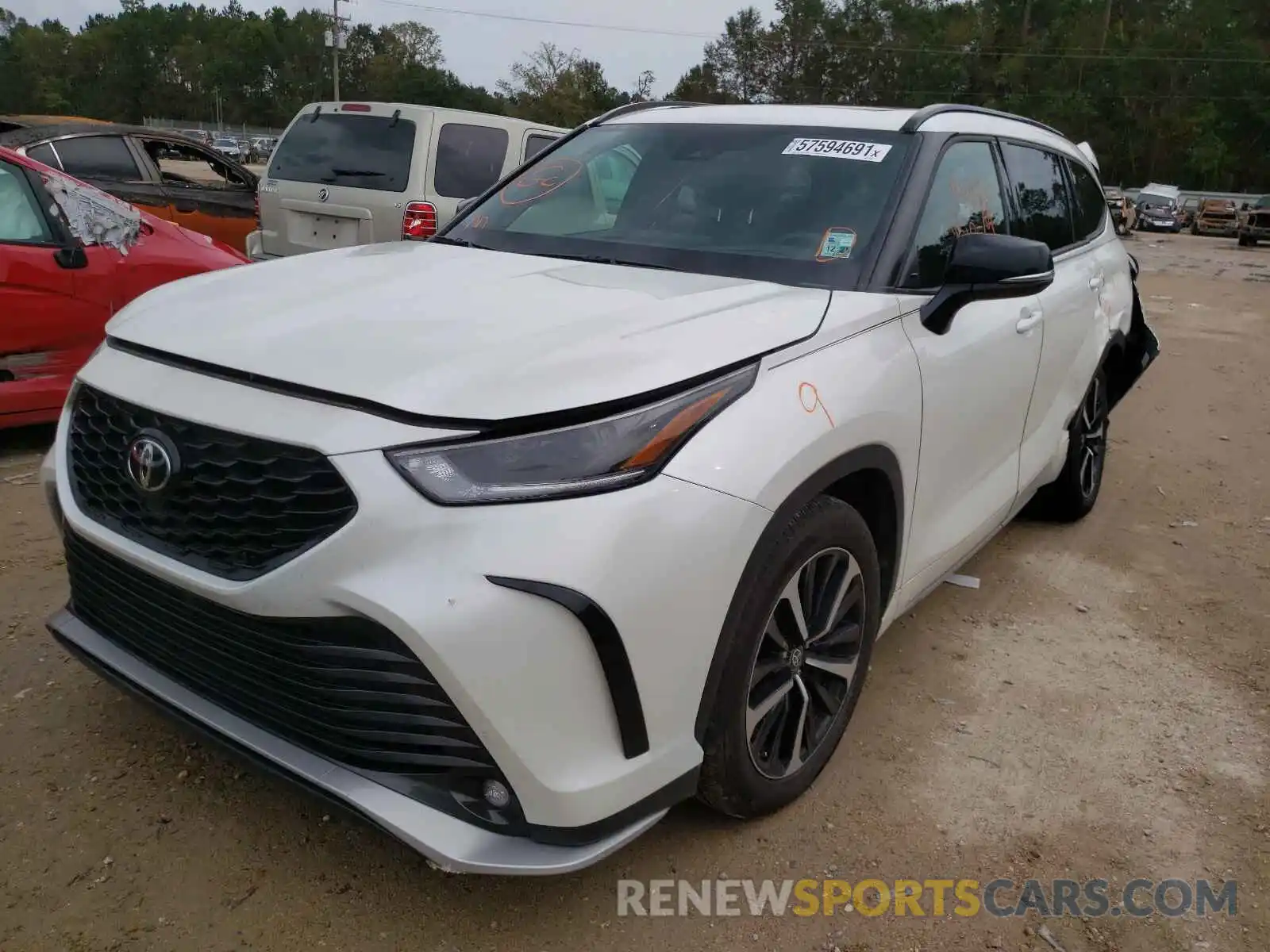 2 Photograph of a damaged car 5TDJZRAH8MS042096 TOYOTA HIGHLANDER 2021