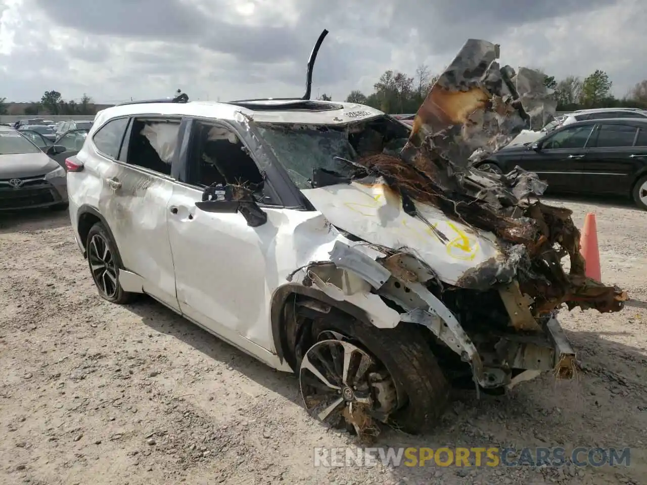 1 Photograph of a damaged car 5TDJZRAHXMS047445 TOYOTA HIGHLANDER 2021