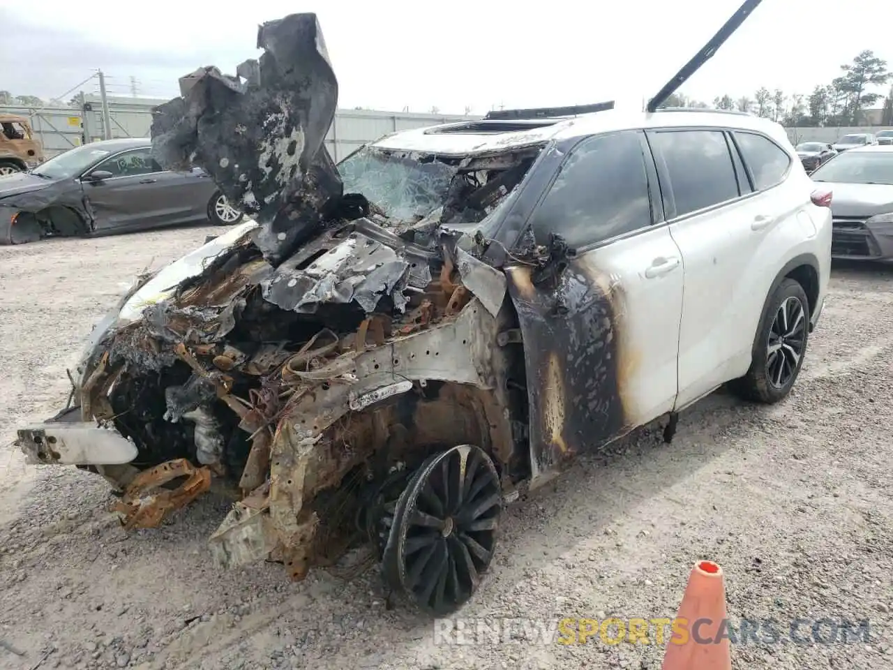 2 Photograph of a damaged car 5TDJZRAHXMS047445 TOYOTA HIGHLANDER 2021