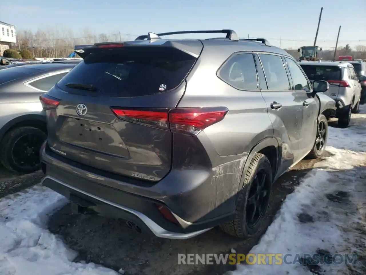 4 Photograph of a damaged car 5TDJZRBH0MS066181 TOYOTA HIGHLANDER 2021