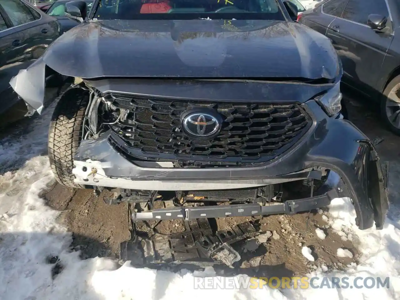 9 Photograph of a damaged car 5TDJZRBH0MS066181 TOYOTA HIGHLANDER 2021