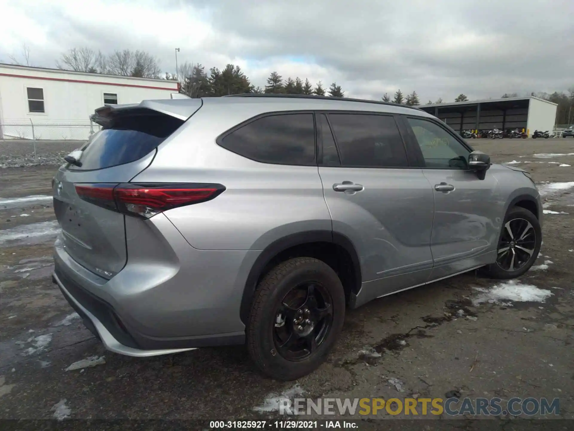 4 Photograph of a damaged car 5TDJZRBH0MS106890 TOYOTA HIGHLANDER 2021