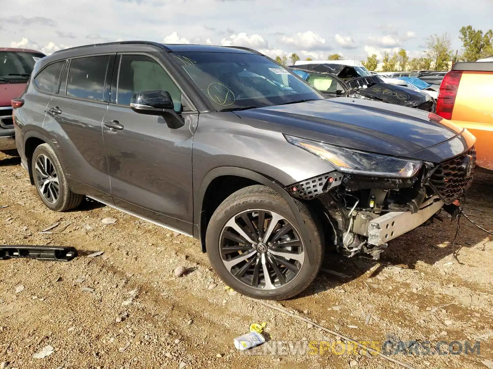 1 Photograph of a damaged car 5TDJZRBH0MS129103 TOYOTA HIGHLANDER 2021