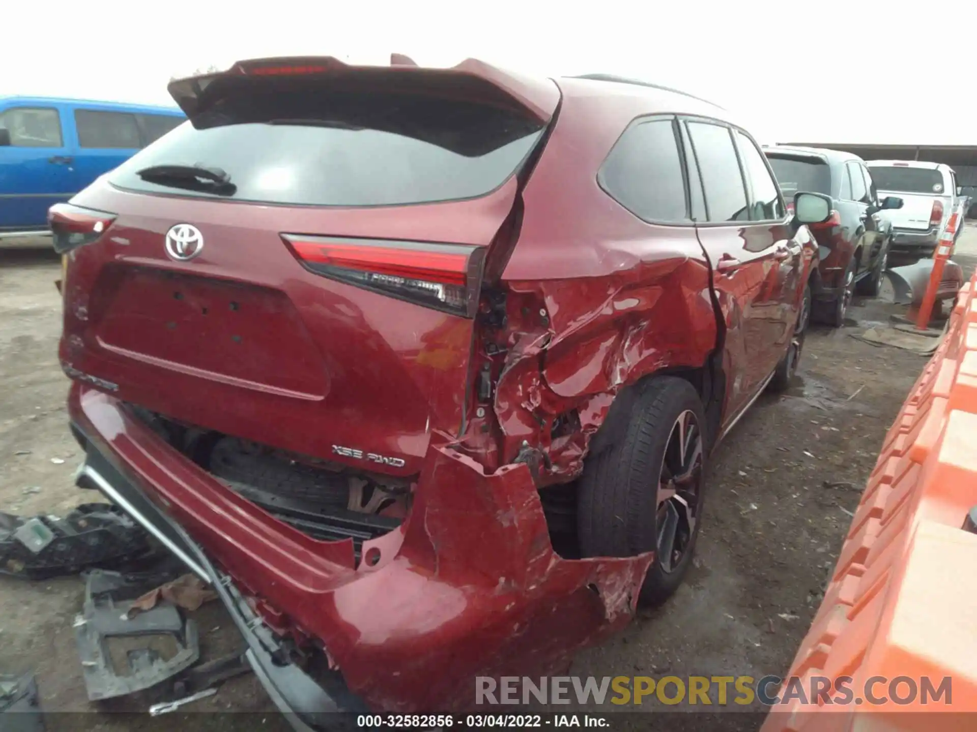 4 Photograph of a damaged car 5TDJZRBH1MS094541 TOYOTA HIGHLANDER 2021