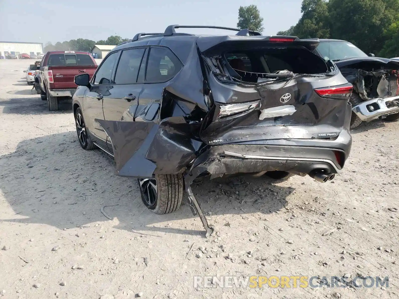 3 Photograph of a damaged car 5TDJZRBH2MS064741 TOYOTA HIGHLANDER 2021