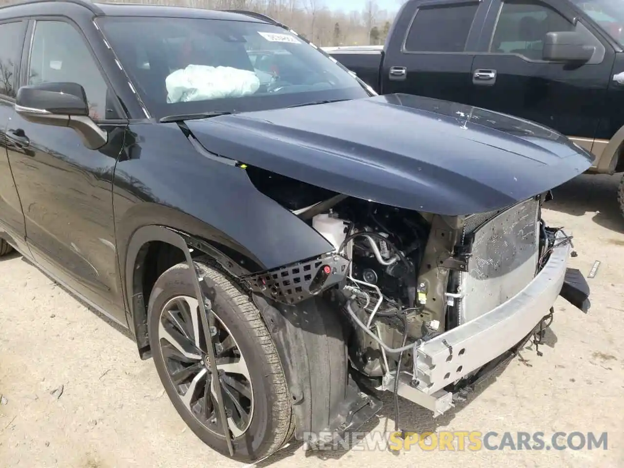 9 Photograph of a damaged car 5TDJZRBH2MS116160 TOYOTA HIGHLANDER 2021