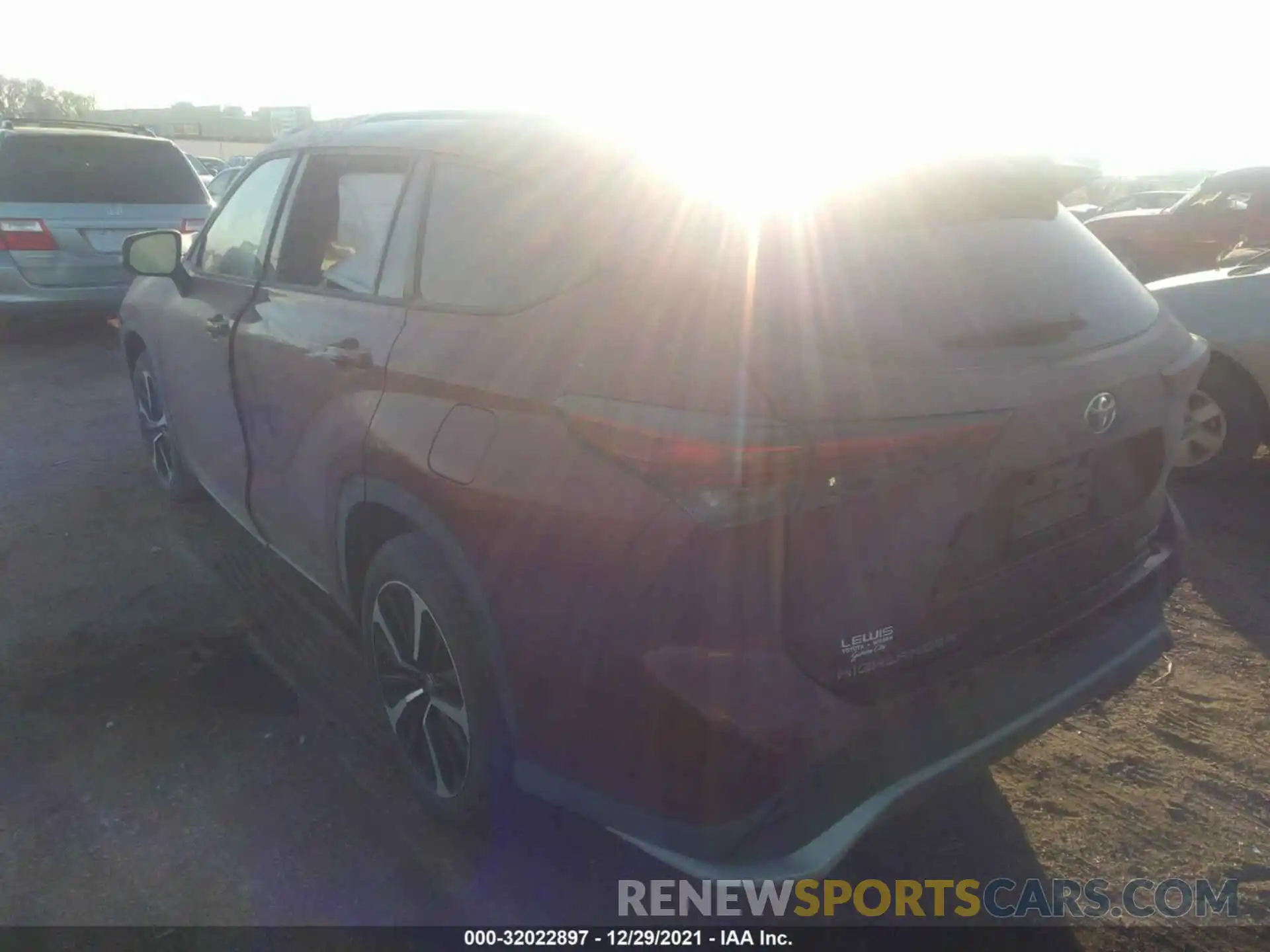 3 Photograph of a damaged car 5TDJZRBH3MS100579 TOYOTA HIGHLANDER 2021