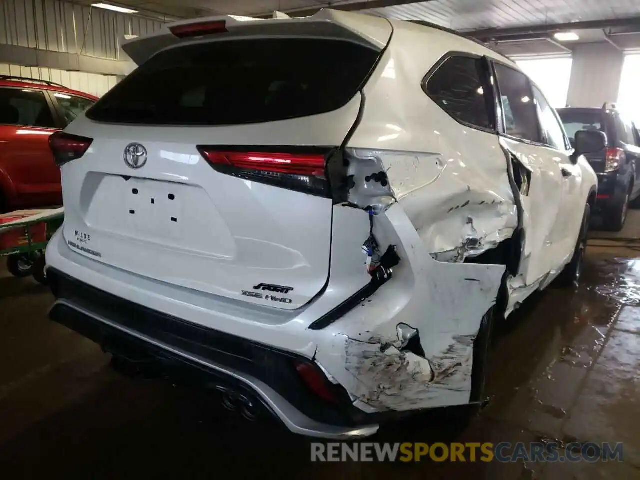 4 Photograph of a damaged car 5TDJZRBH3MS107337 TOYOTA HIGHLANDER 2021